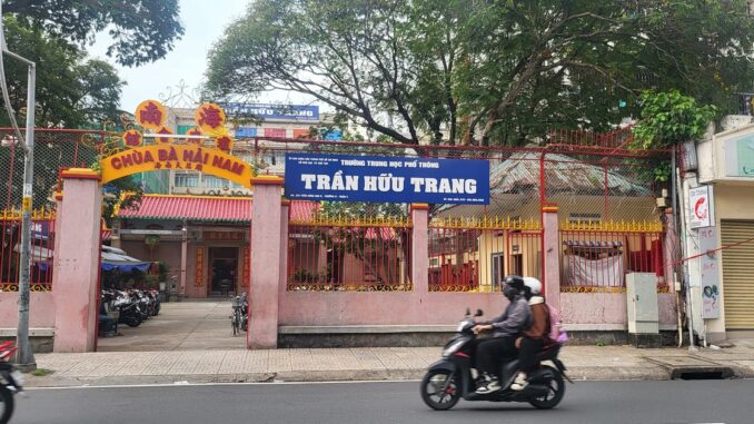 Trường THPT Trần Hữu Trang